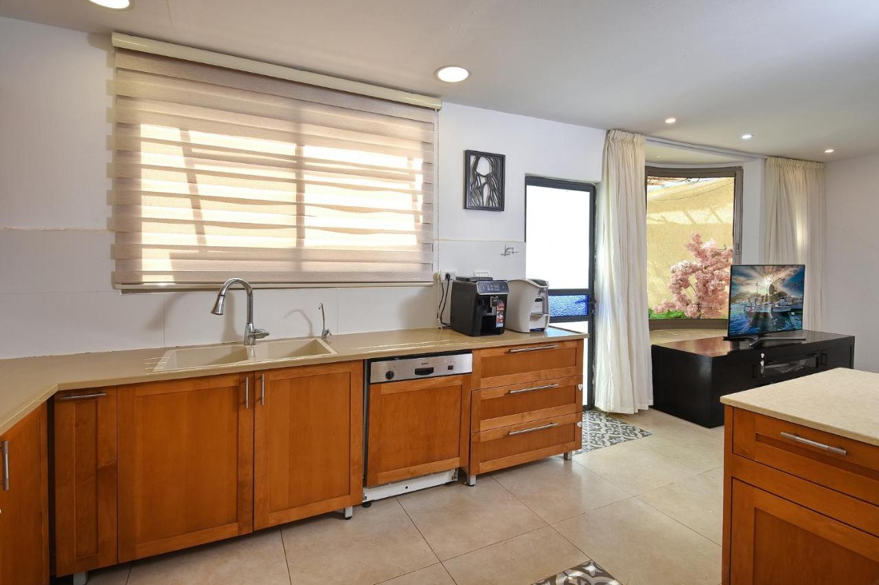 Levication 2 Bedrooms Pool&Jacuzzi Тверия Экстерьер фото